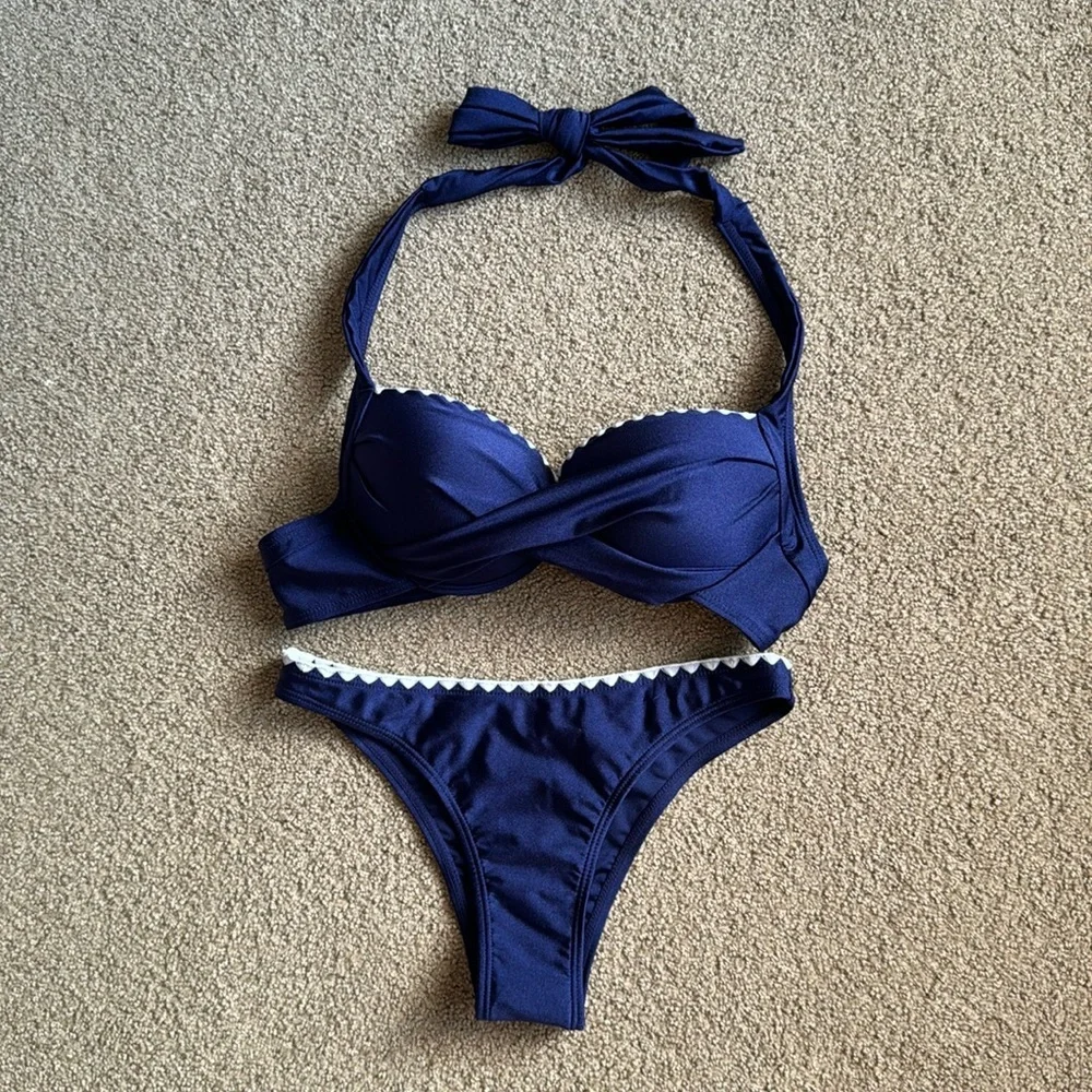 029 NWOT Halter Tie Criss Cross Bikini Set - Size Small‎